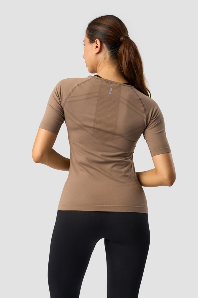 everyday seamless t-shirt mid sleeve desert sand