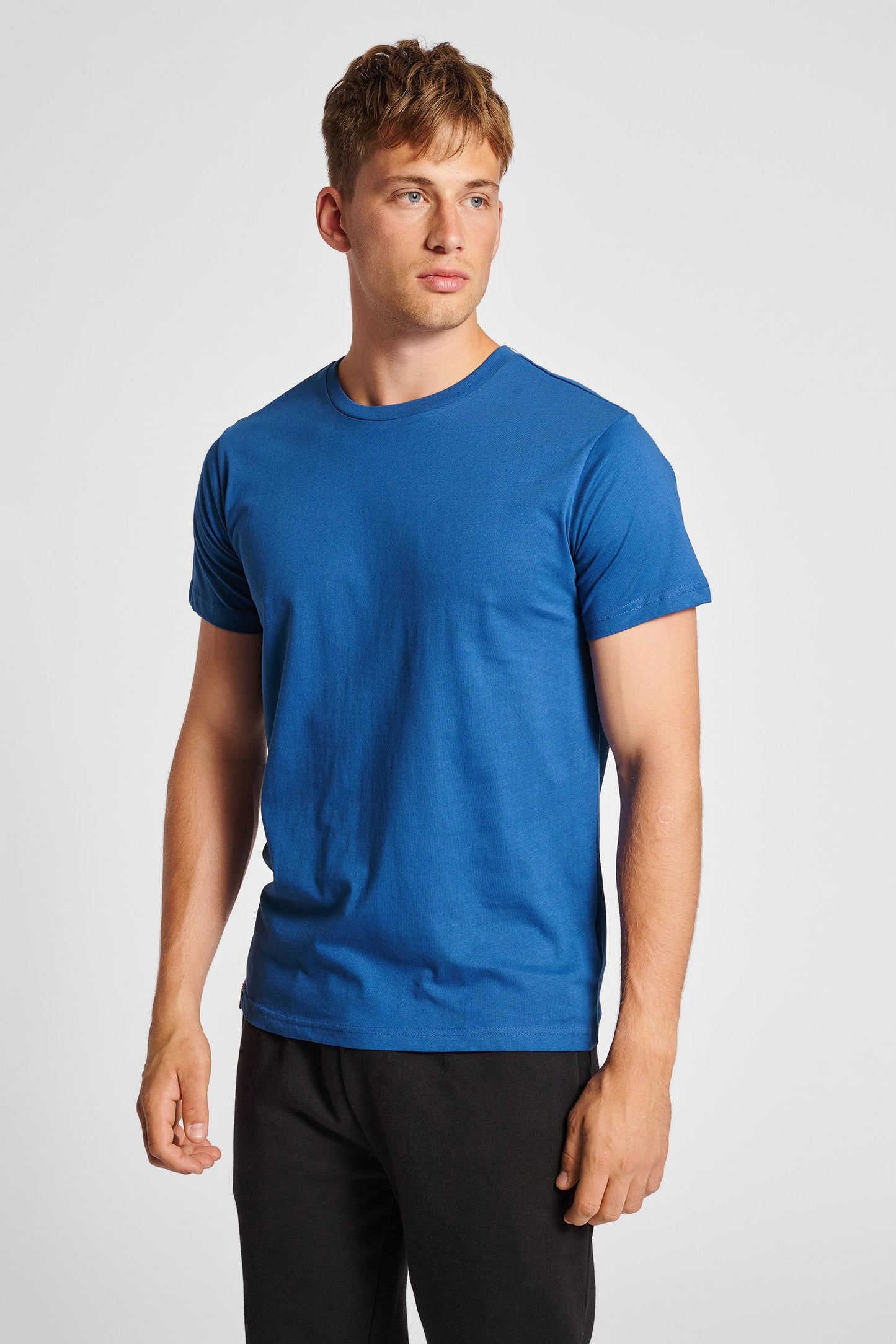 HUMMEL - Hmlred Basic T-shirt S/s - True Blue