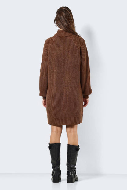 NOISY MAY - Timmy L/s Knit Dress - Brown