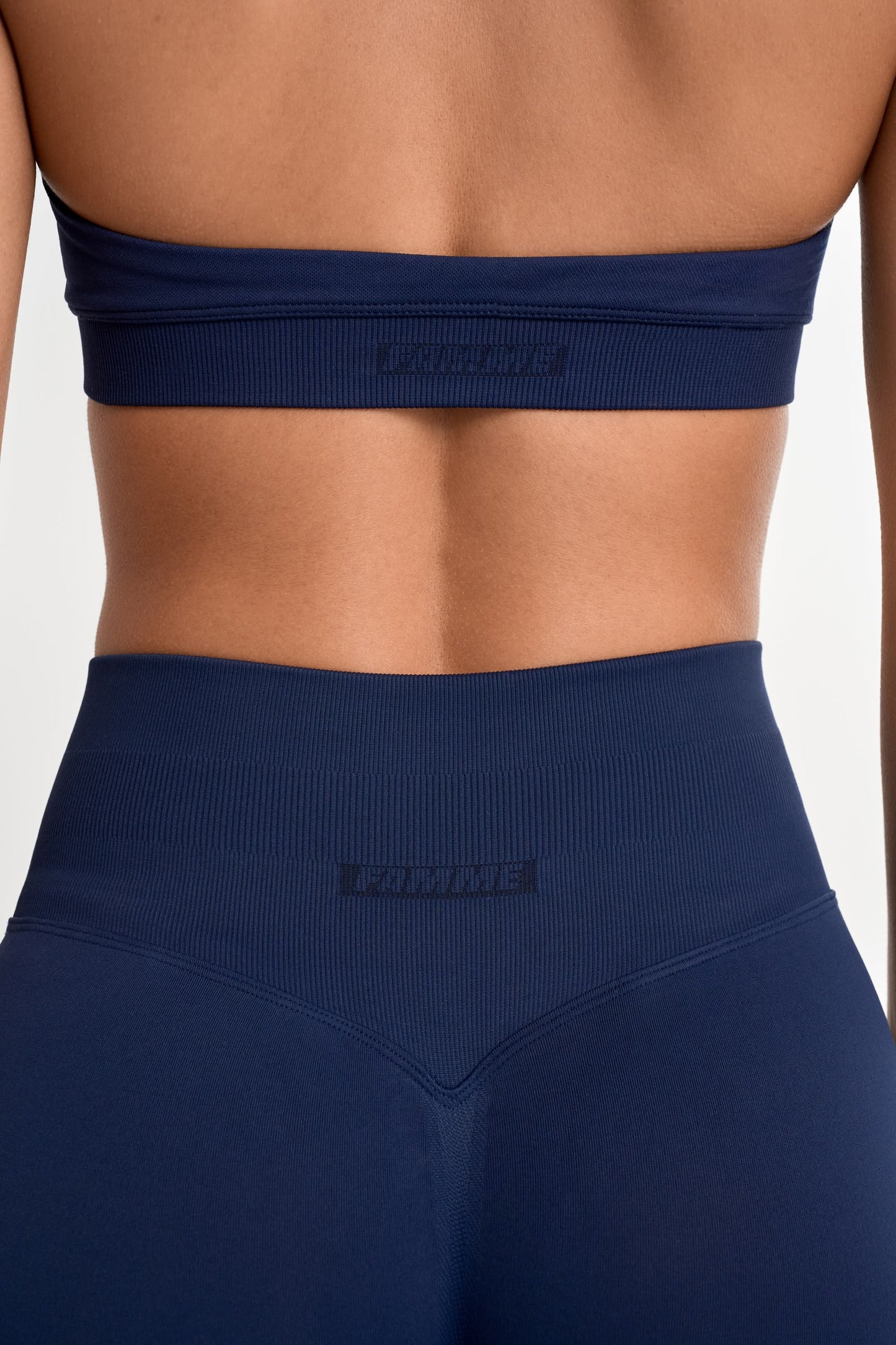 Sculpt Halterneck Sports Bra - for dame - Famme - Sports Bra
