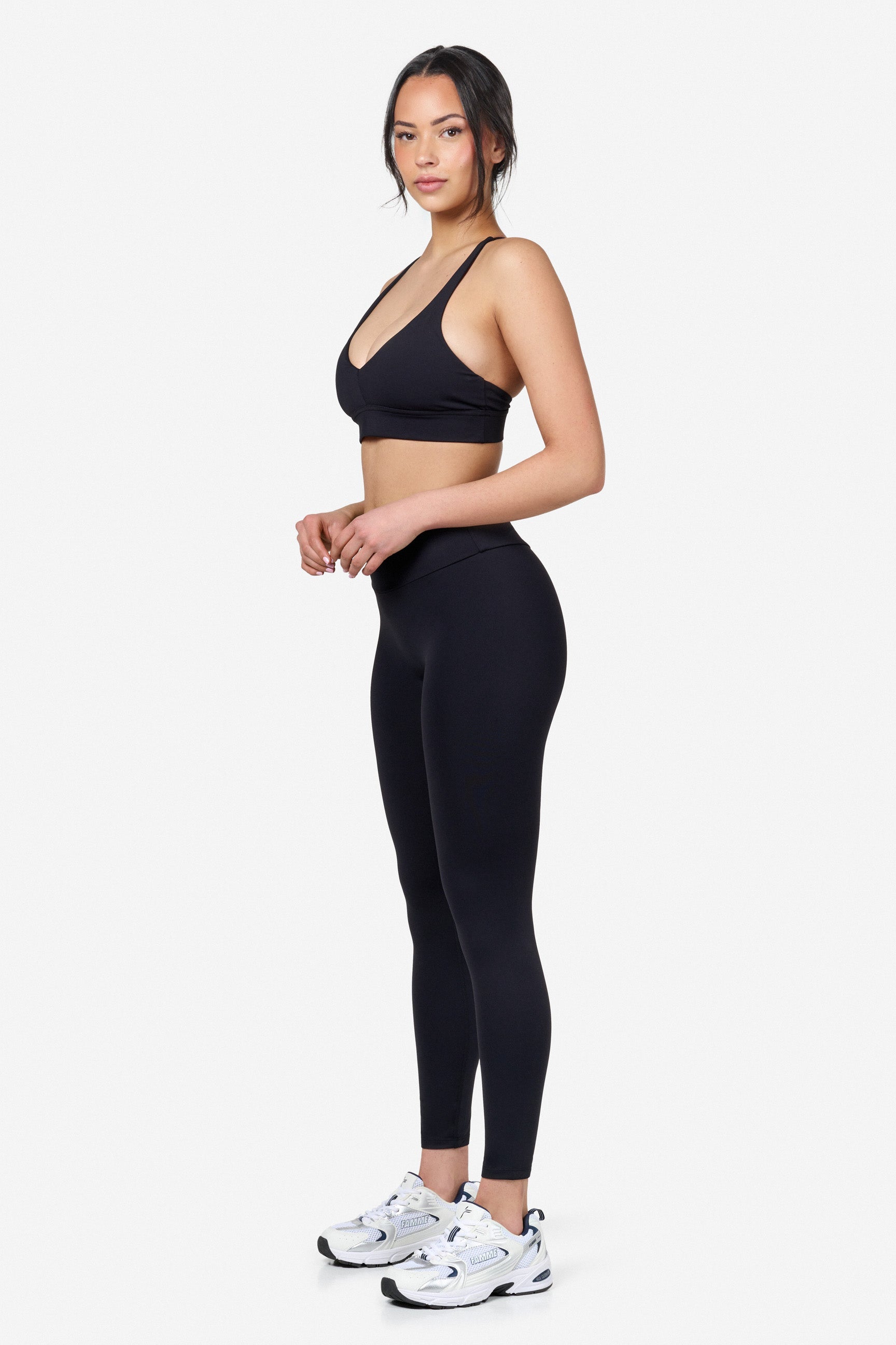 Black Signature Sports Bra - for dame - Famme - Sports Bra